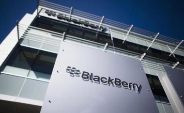 BlackBerry humb miliarda, prezanton marrëveshjen me Foxconn