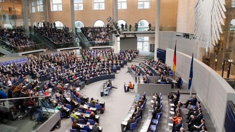 Bundestagu: Autoritetet në Maqedoni të sqarojnë nëse ato janë të përfshira në arratisjen e Gruevskit