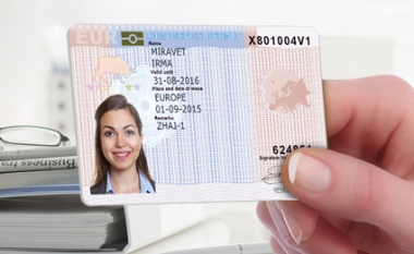 Një shans i mirë për ta ndryshuar jetën tuaj: Si mund të pajiseni me EU Blue Card në Gjermani?