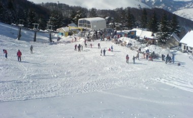 Pas incidentit tragjik, mbyllet qendra e skijimit në Brezovicë për dy ditë