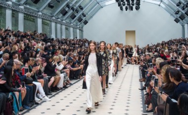 Burberry Prorsum prezanton koleksionin Pranverë 2016