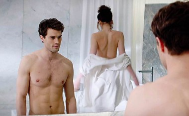 Kompania kërkon skena porno nga Christian Grey i “50 Shades of Grey”