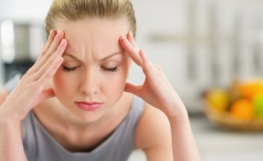 Cilat ushqime përkeqësojnë migrenën?