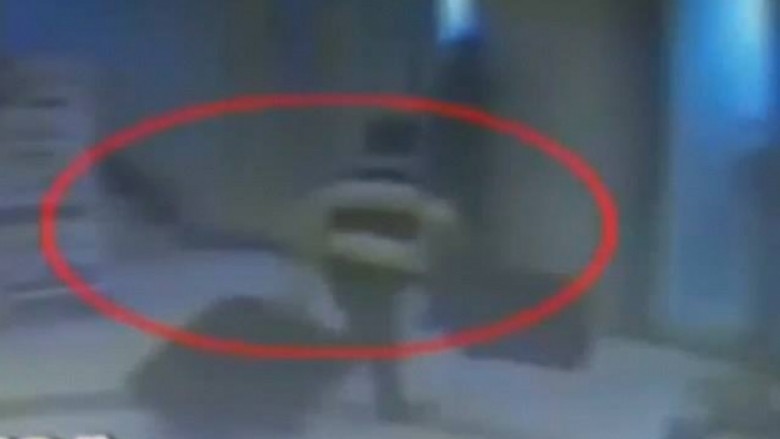 I grabiti çantën një femre në Lipjan, arrestohet një person