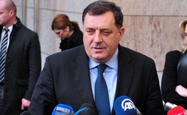 Dodik e quan ‘kërcënuese’ kërkesën e Pacollit për njohjen e Kosovës nga Vuçiq