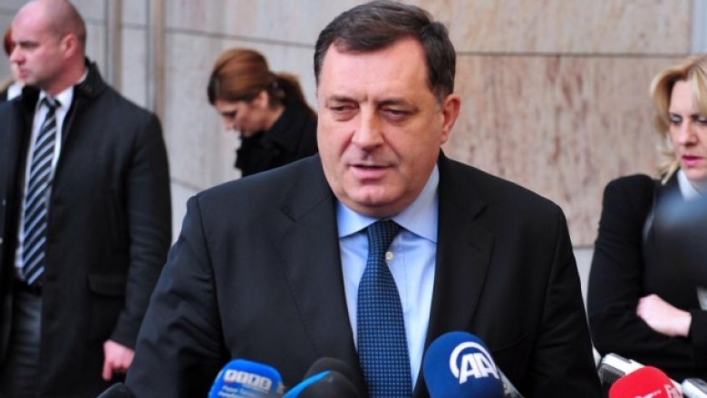 Dodik e quan ‘kërcënuese’ kërkesën e Pacollit për njohjen e Kosovës nga Vuçiq
