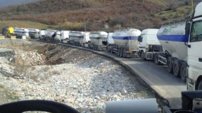 Shoqata: Shqipëria po gjobitë transportuesit kosovarë të mallrave