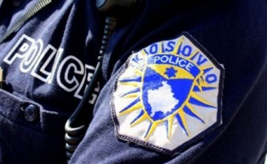 E sulmon fizikisht policin, arrestohet një person në Prizren