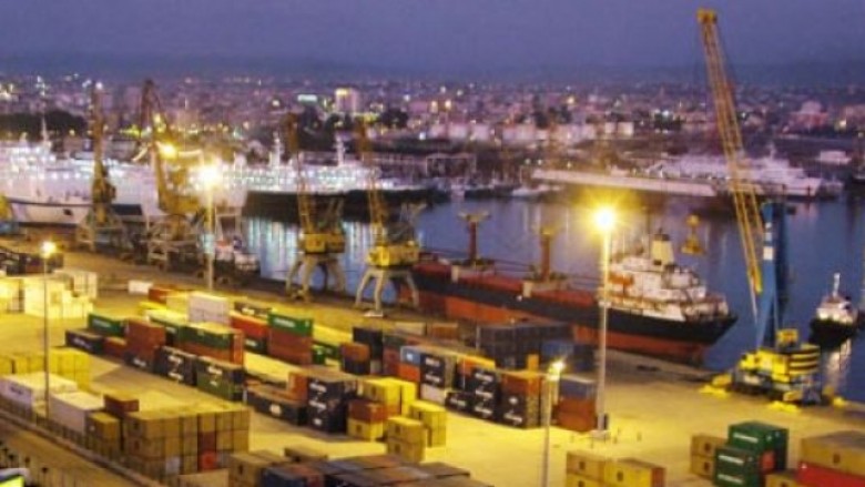 Fluks largimesh në Portin e Durrësit pas festave të fundvitit