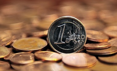 Në pikëpagesat rrugore të Maqedonisë qarkullojnë monedha false prej një dhe dy euro, kryesisht i lënë shtetasit e huaj