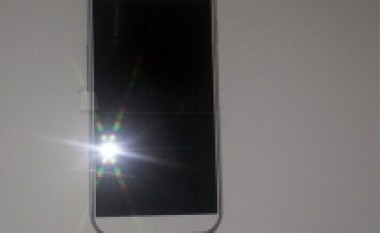 A është ky Samsung Galaxy S4? (Foto)