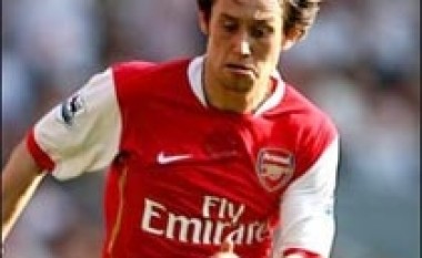 Rosicky nënshkruan kontratë të re