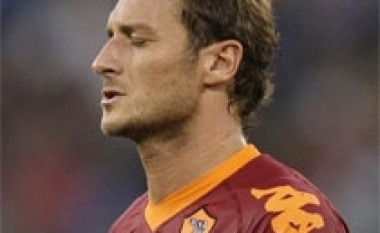 Totti ende jashtë