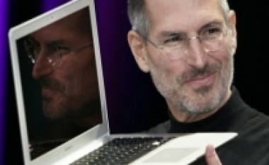 Apple, Steve Jobs lë drejtimin e kompanisë