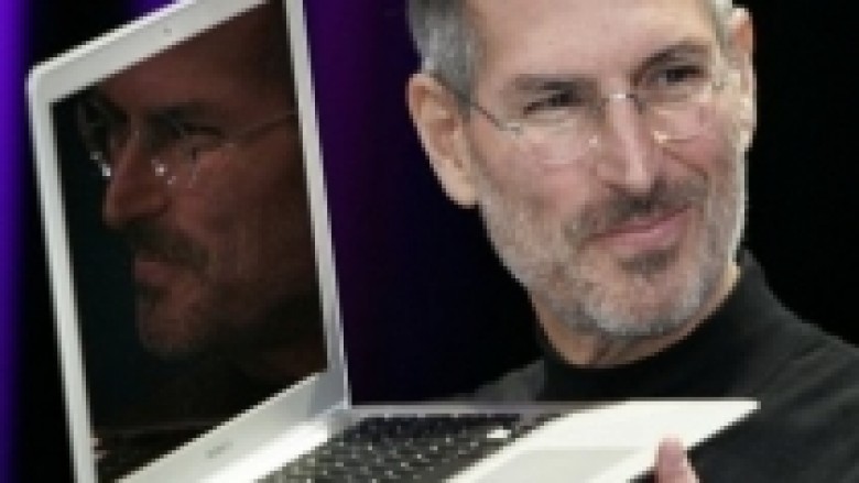 Apple, Steve Jobs lë drejtimin e kompanisë