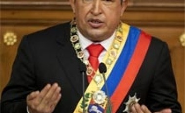 Chavez ndaloi serialin për shkak të qenit Hugo i Vogël