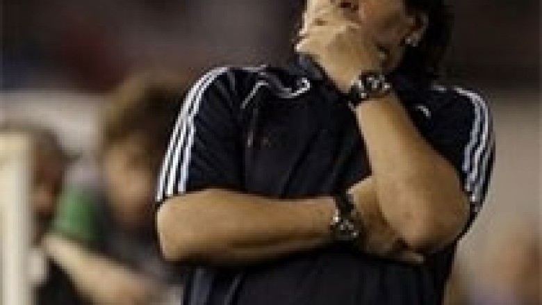 Maradona i thotë lamtumirë futbollit?