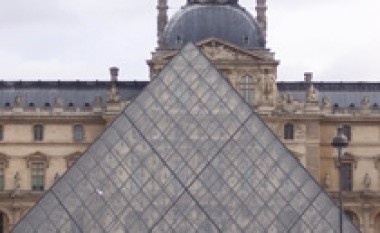 Louvre edhe më tutje muzeu më i vizituar në botë