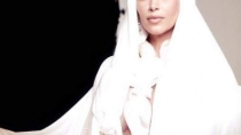 Kim ‘mbulohet’ për revistën arabe (Foto)