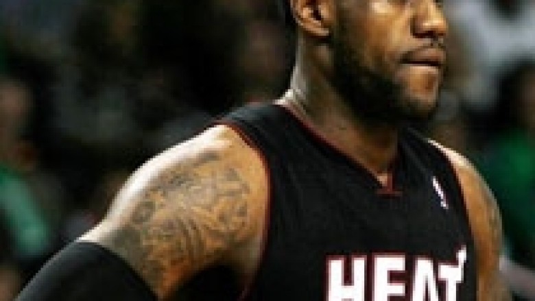 NBA: LeBron vulos fitoren e Heat ndaj Lakers