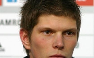 Liverpooli dhe Arsenali kthejnë sytë kah Huntelaar