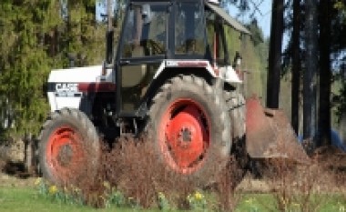 Fermerët grekë mbyllin kufirin me Maqedoninë