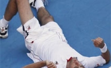 AO: Eliminohet Andy Roddick