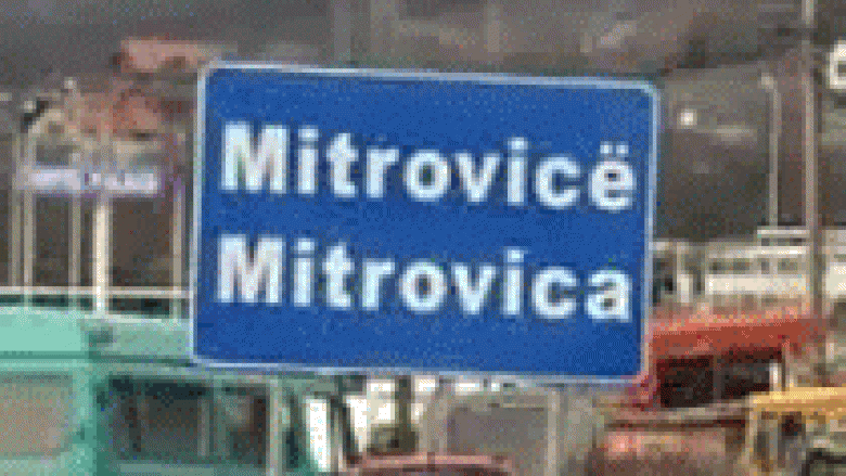 Mitrovicë, sulmohet shtëpia e një punonjësi të Zyrës Administrative