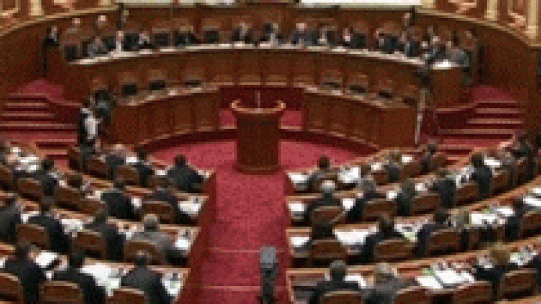 Shqipëria ratifikon tri marrëveshjet me Kosovën