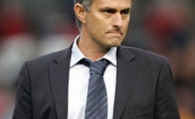 Mourinho i kënaqur me fitoren, por jo me lojën