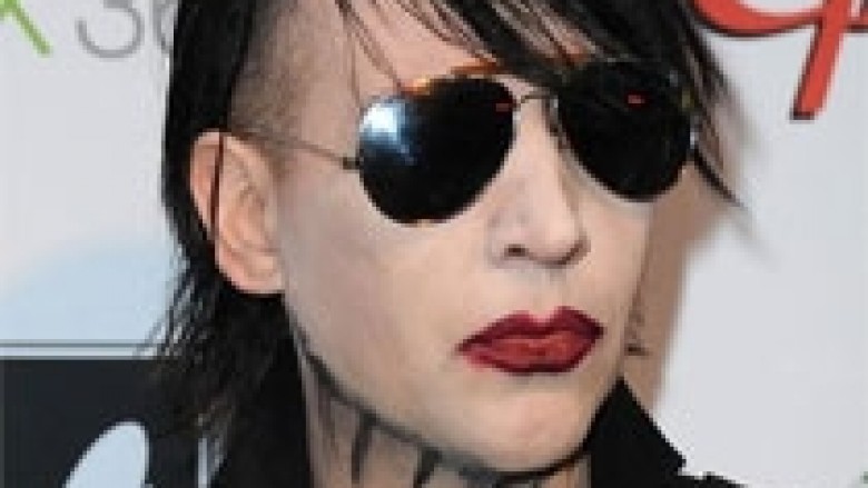 Marilyn Mansonit i bie të fikët në skenë