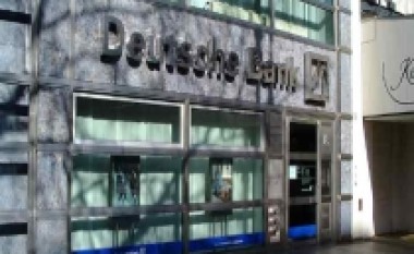 “Deutsche Bank” i kërkon BE-së të ndërhyjë në Greqi