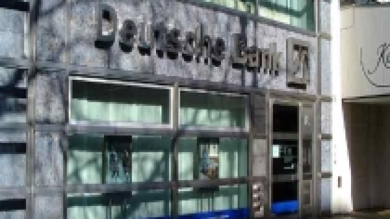 “Deutsche Bank” i kërkon BE-së të ndërhyjë në Greqi