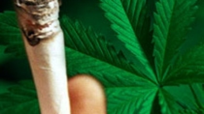 Marihuana armiku më i madh i dhëmbëve