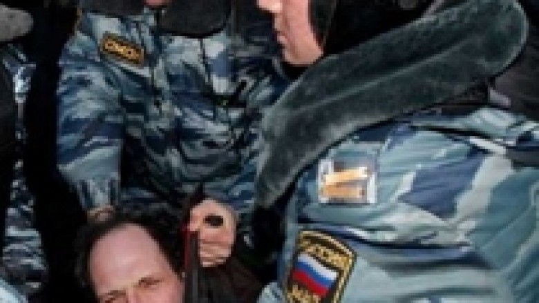 Ish-policët rusë dënohen për torturë