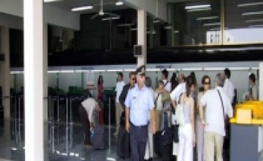 Aeroporti i Tiranës, udhëtarë sa Aeroporti i Prishtinës