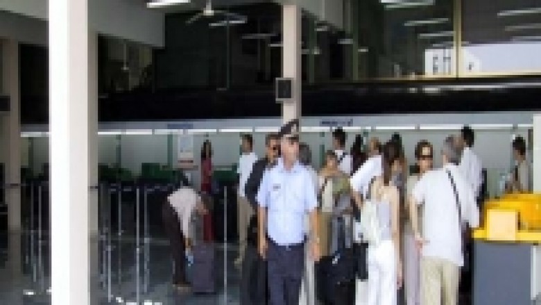 Aeroporti i Tiranës, udhëtarë sa Aeroporti i Prishtinës