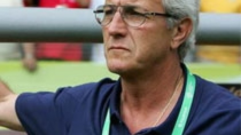 Lippi i bindur se Milani do ta mposhtë United