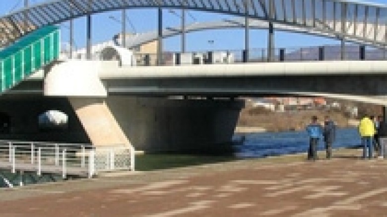 “Rojat e urës” lëvizin pozicionin e kamerave të sigurisë