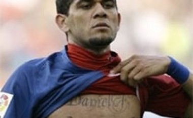 Dani Alves i ngazëllyer me interesimin e Chelseat