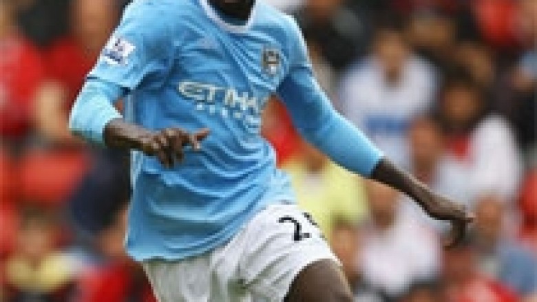 City humb Adebayor për katër ndeshje