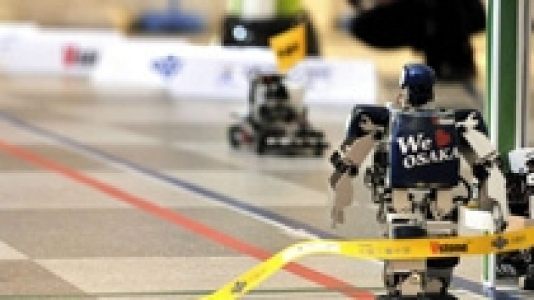 Robotët përfunduan maratonën për 54 orë!