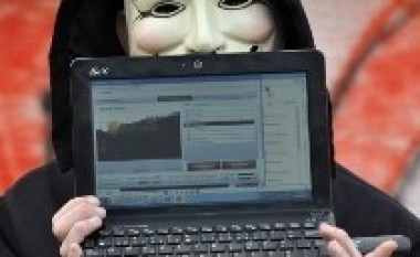 Interpol arrestoi 25 Anonymous