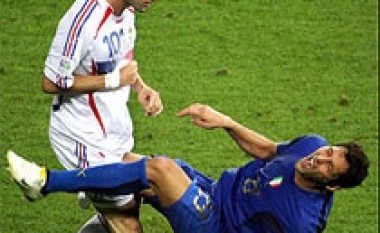 Zidane: Kurrë nuk do t’i kërkoj falje Materazzit