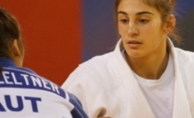 Nora fiton medaljen e argjendtë në Pragë