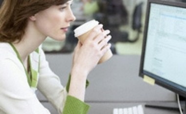 Kafeja zvogëlon produktivitetin e punës
