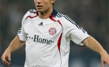 Van Bommel vazhdon marrëveshjen me Bayernin