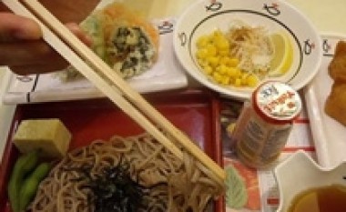 Rritet numri i vendeve që ndalojnë ushqimet japoneze