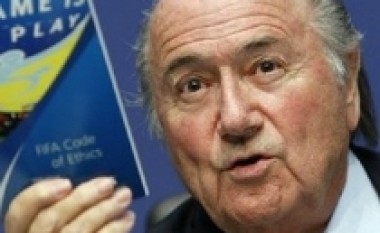 Blatter do të shkojë në Serbi për Kosovën