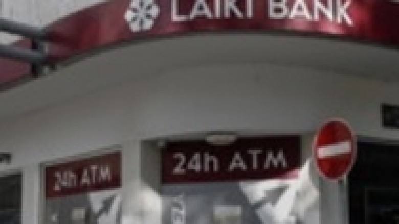 Hapen dy banka në Qipro